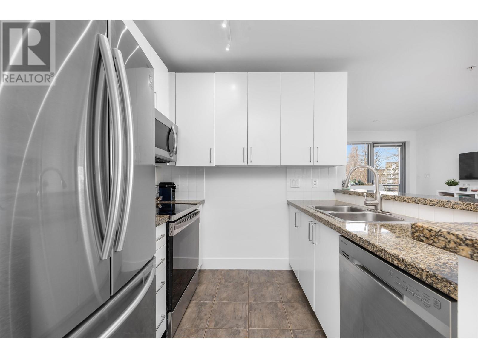 307 2680 Arbutus Street, Vancouver, British Columbia  V6J 5L8 - Photo 8 - R2981363