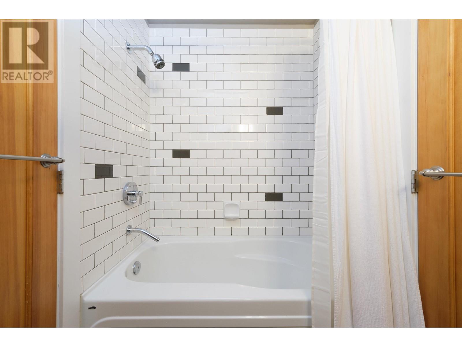 210 2515 Ontario Street, Vancouver, British Columbia  V5T 4V4 - Photo 18 - R2981367