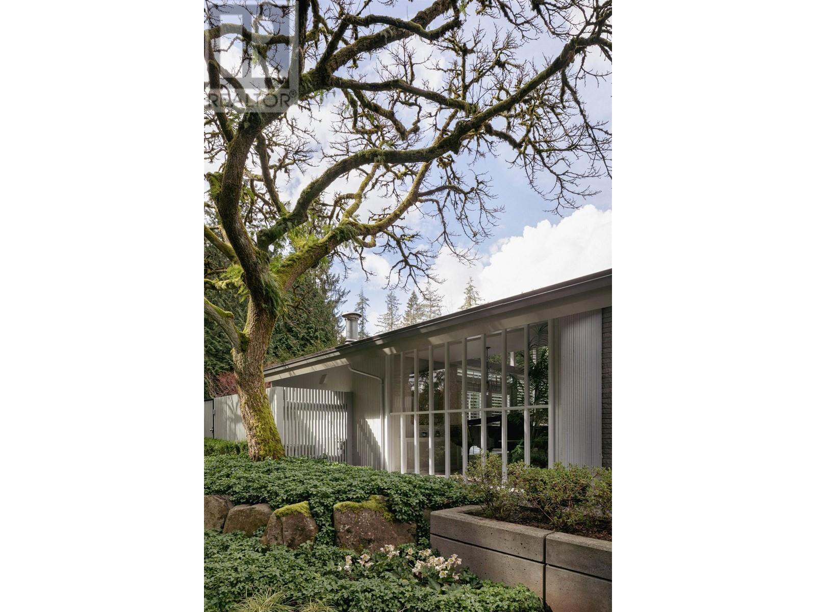 425 Rabbit Lane, West Vancouver, British Columbia  V7S 1J1 - Photo 6 - R2981355