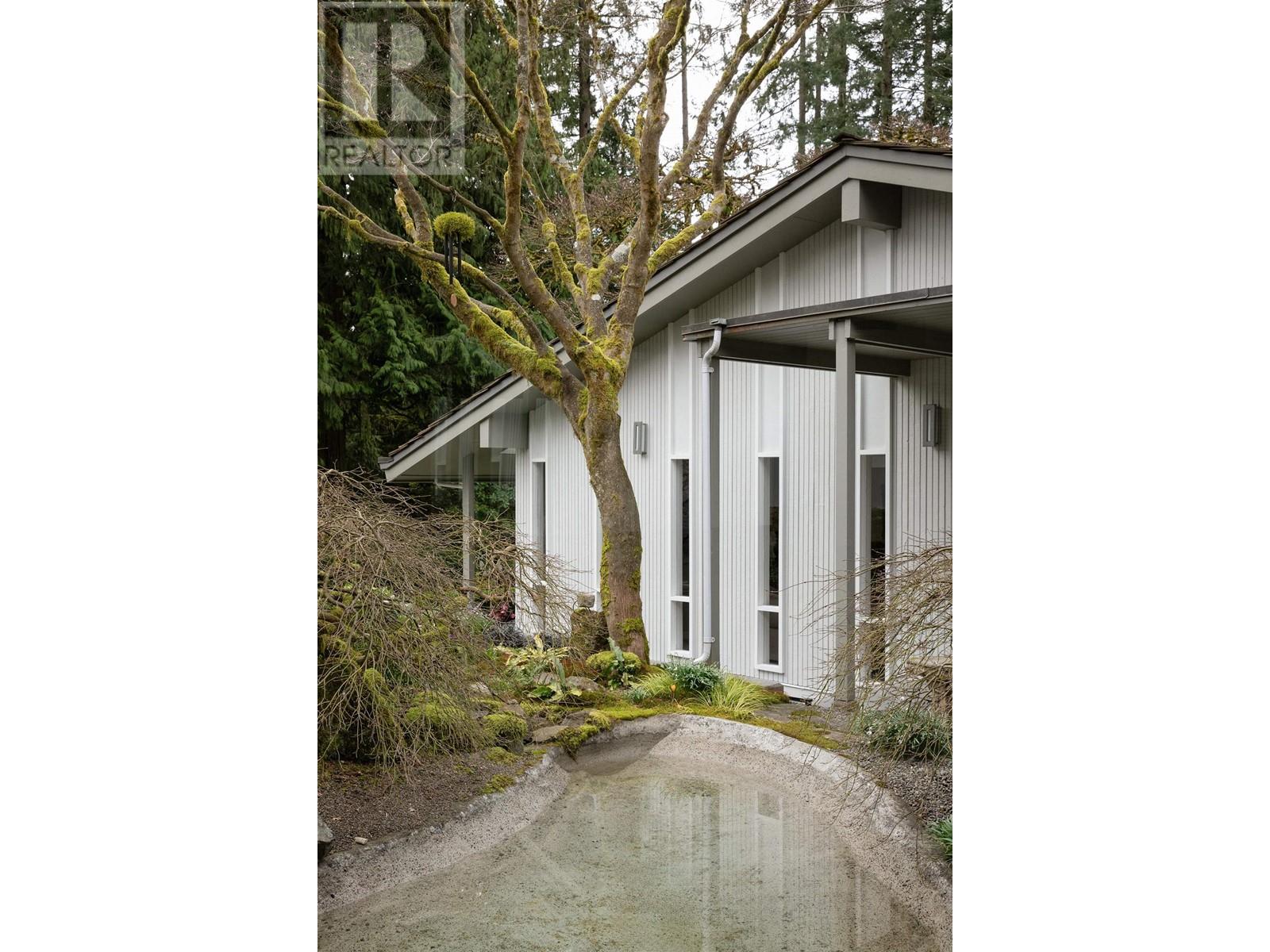 425 Rabbit Lane, West Vancouver, British Columbia  V7S 1J1 - Photo 8 - R2981355