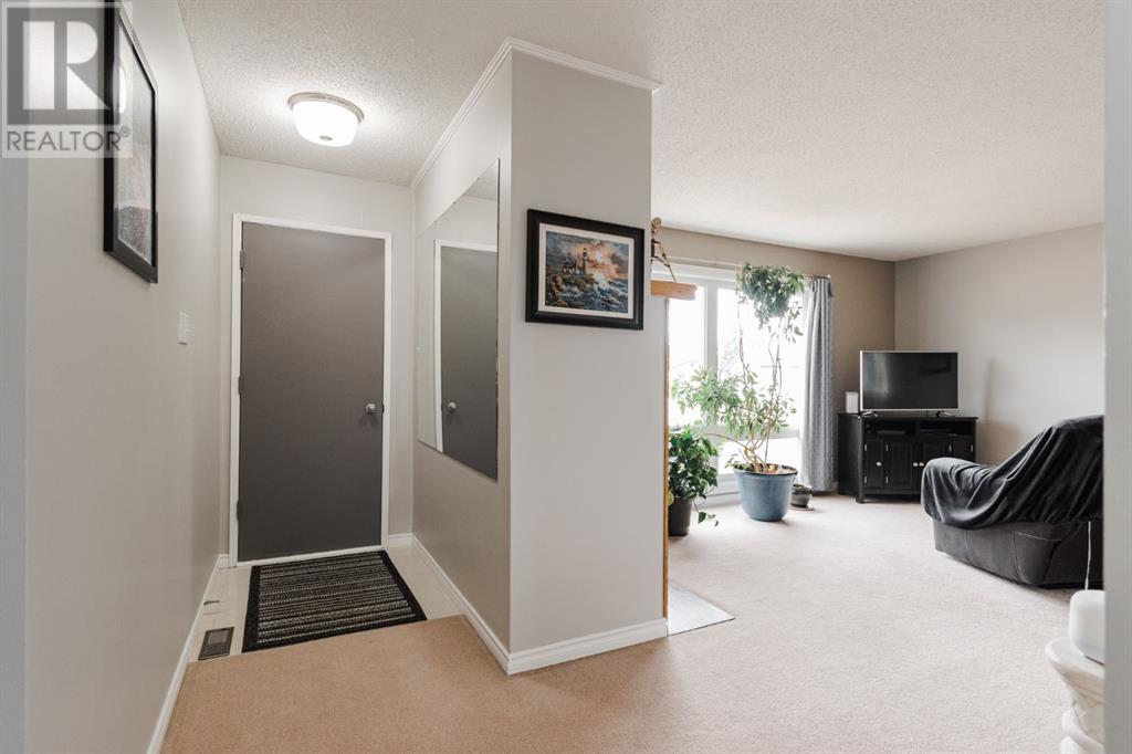 Property at 125 Silvertip Place image 3