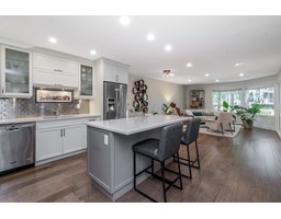614 1350 VIDAL STREET, Surrey, British Columbia