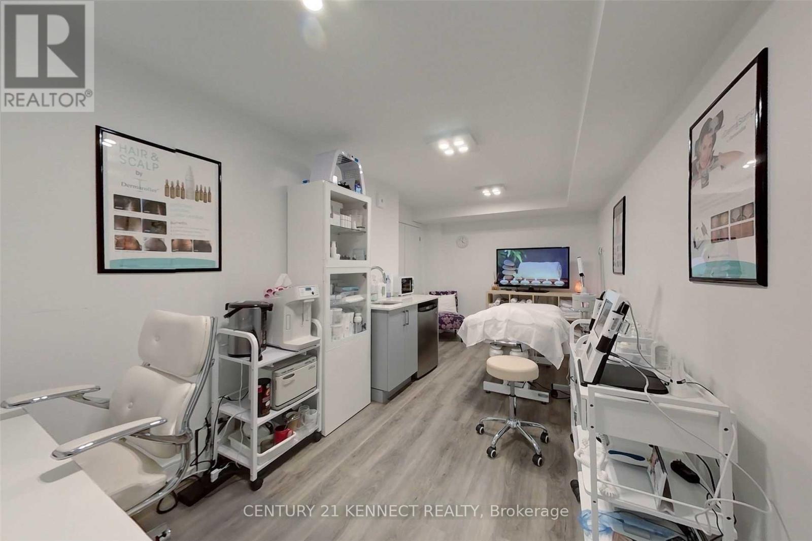588 Rapids Lane, Mississauga, Ontario  L5G 0A9 - Photo 23 - W12039071