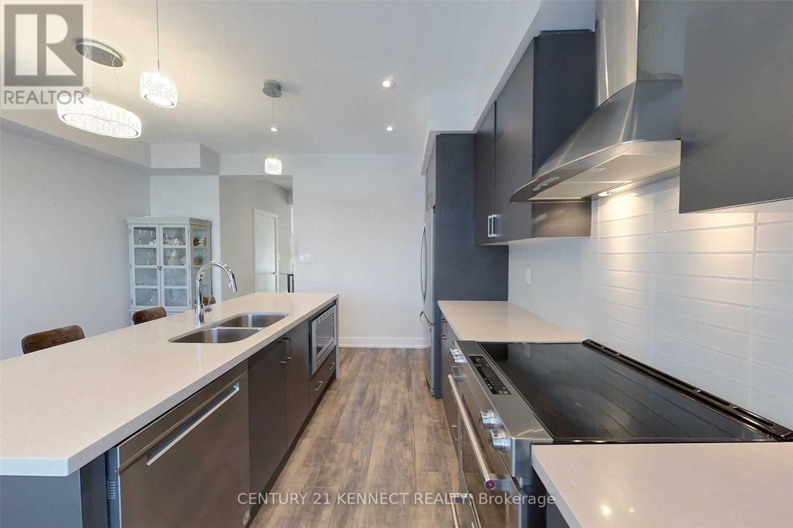 588 Rapids Lane, Mississauga, Ontario  L5G 0A9 - Photo 8 - W12039071
