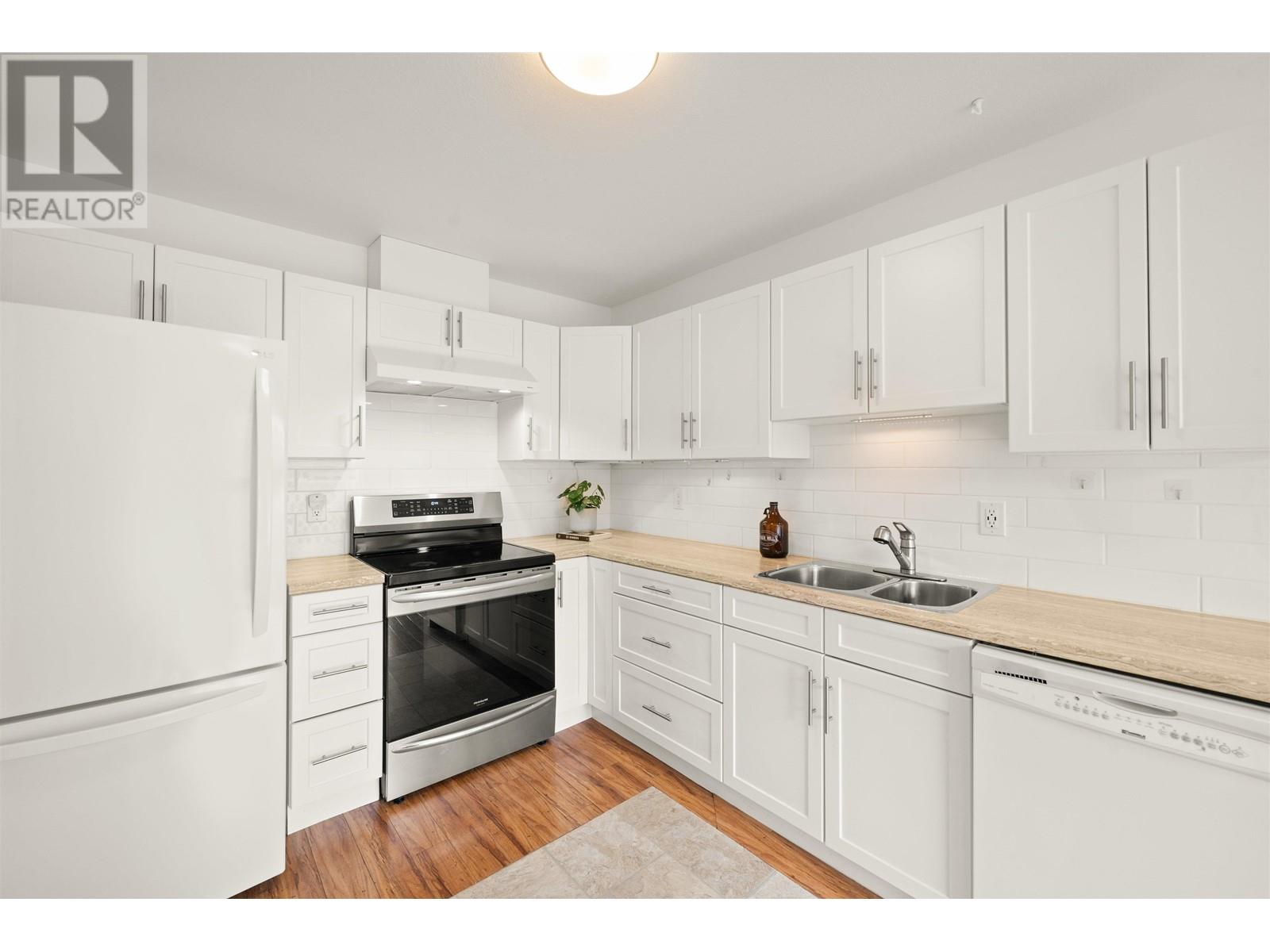 Property at 13 19249 HAMMOND ROAD image 3
