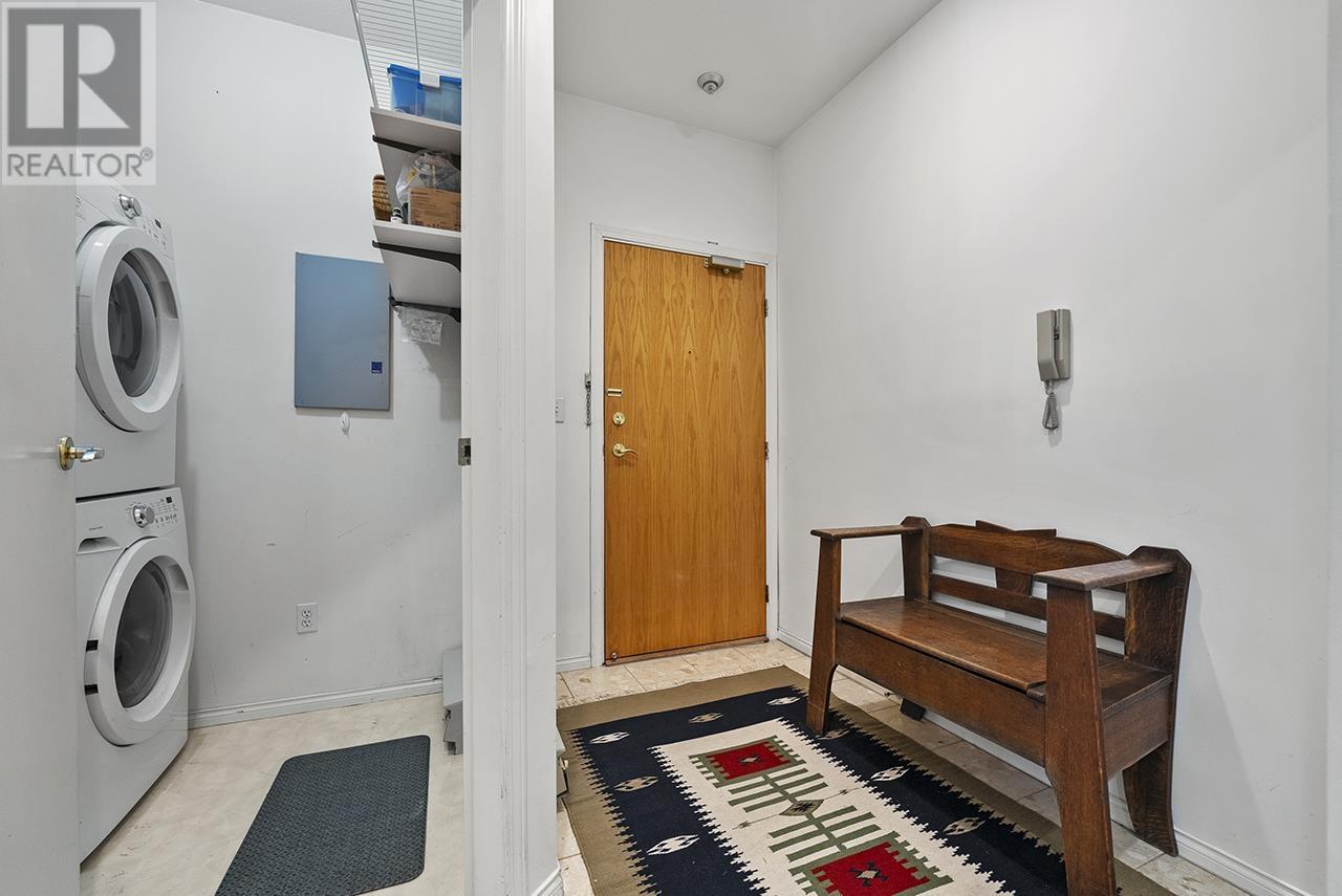 Listing Picture 17 of 26 : 306 5635 PATTERSON AVENUE, Burnaby / 本拿比 - 魯藝地產 Yvonne Lu Group - MLS Medallion Club Member