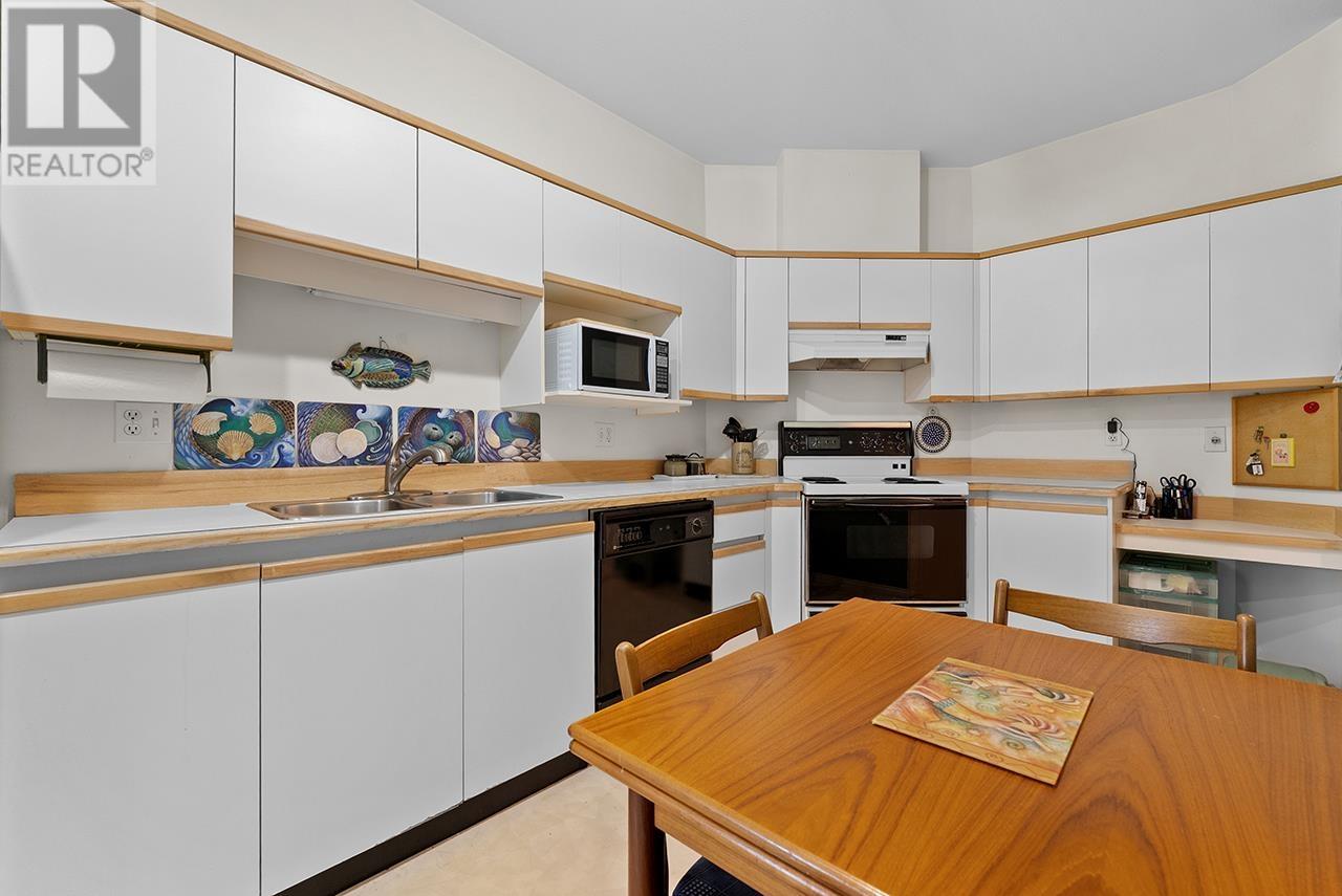 Listing Picture 10 of 26 : 306 5635 PATTERSON AVENUE, Burnaby / 本拿比 - 魯藝地產 Yvonne Lu Group - MLS Medallion Club Member
