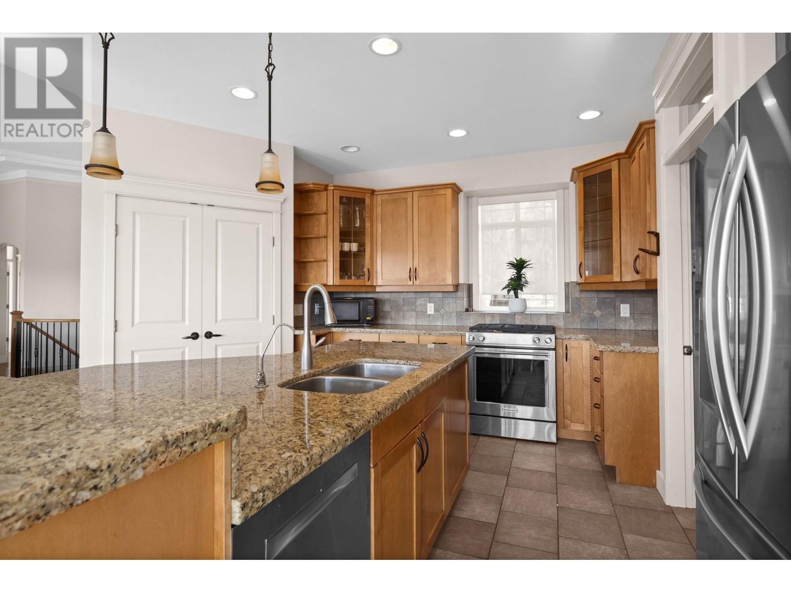 Property at 1118 Peak Point Drive image 5