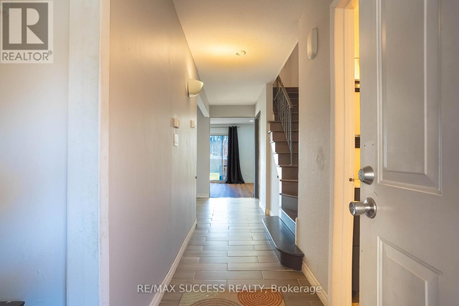Property at 4 - 4230 MEADOWVALE DRIVE image 3