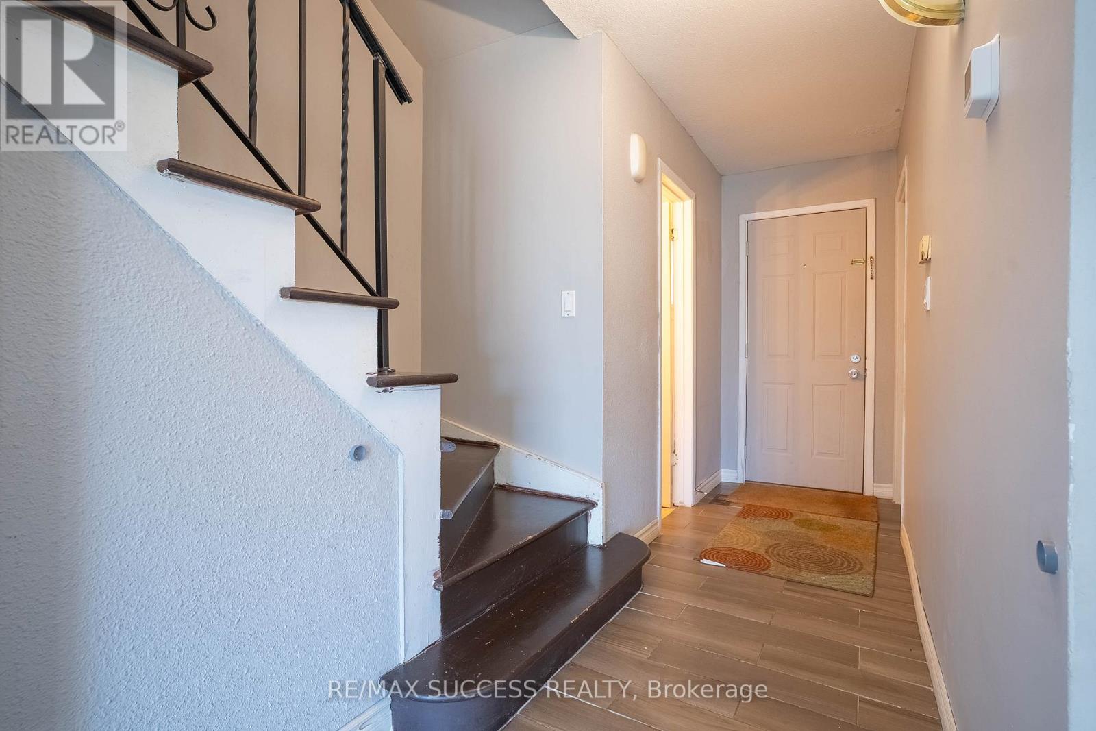 Property at 4 - 4230 MEADOWVALE DRIVE image 5