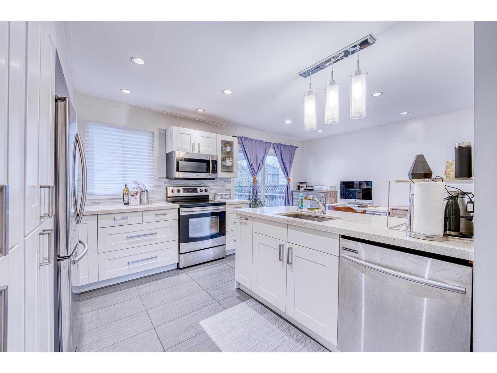 15423 Madrona Drive, Surrey, British Columbia  V4A 5N2 - Photo 8 - R2976011