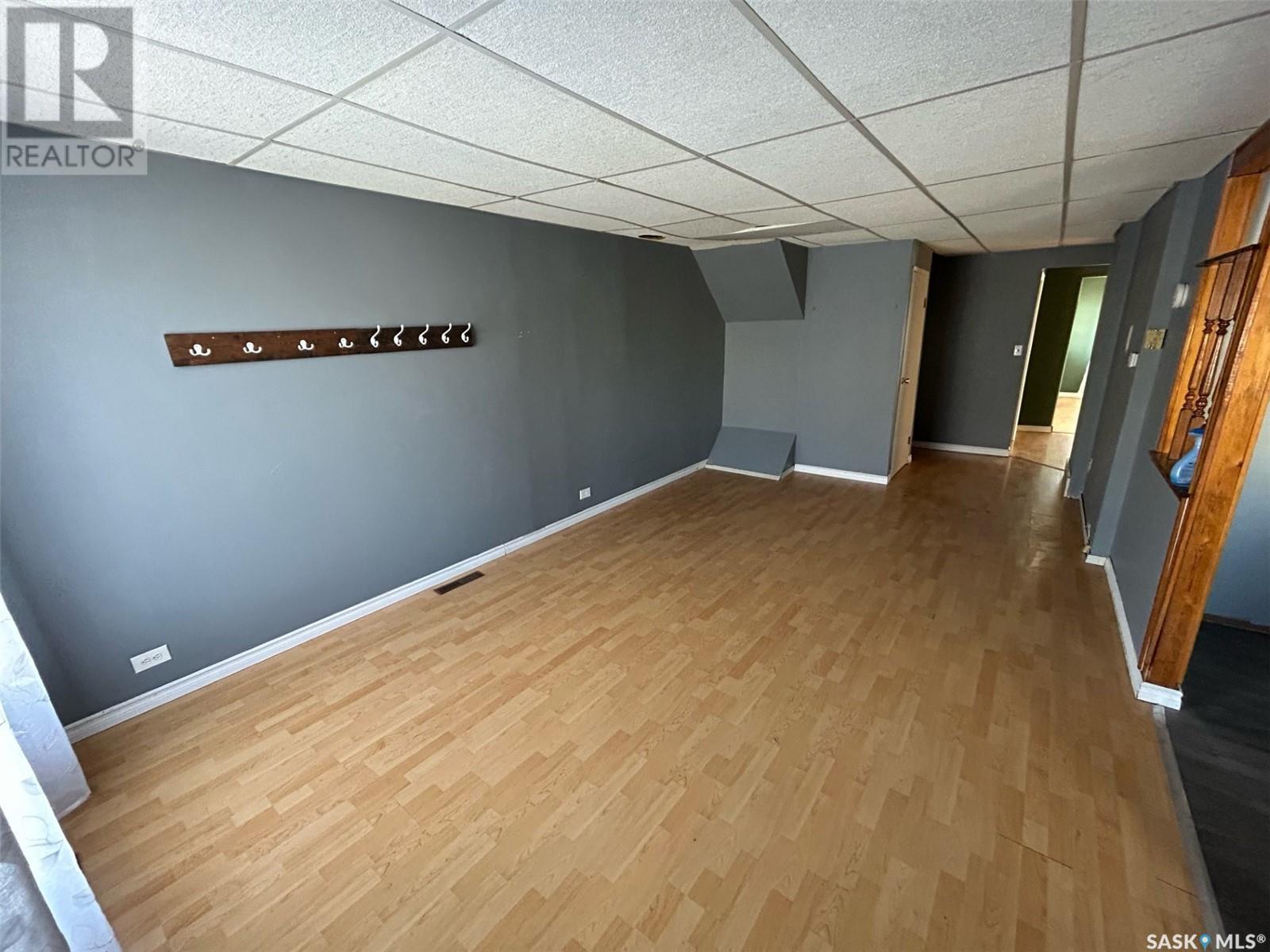 Property at 211 4th AVENUE W image 3