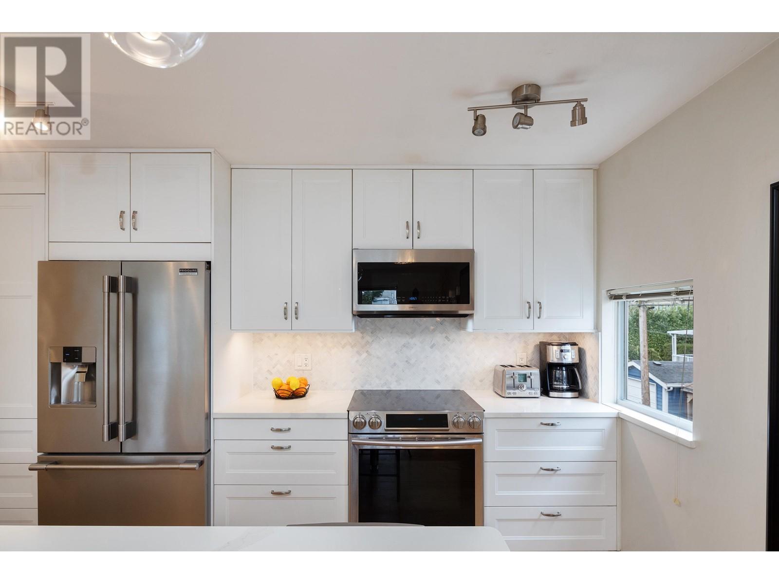 2028 Trutch Street, Vancouver, British Columbia  V6K 4L5 - Photo 13 - R2981345