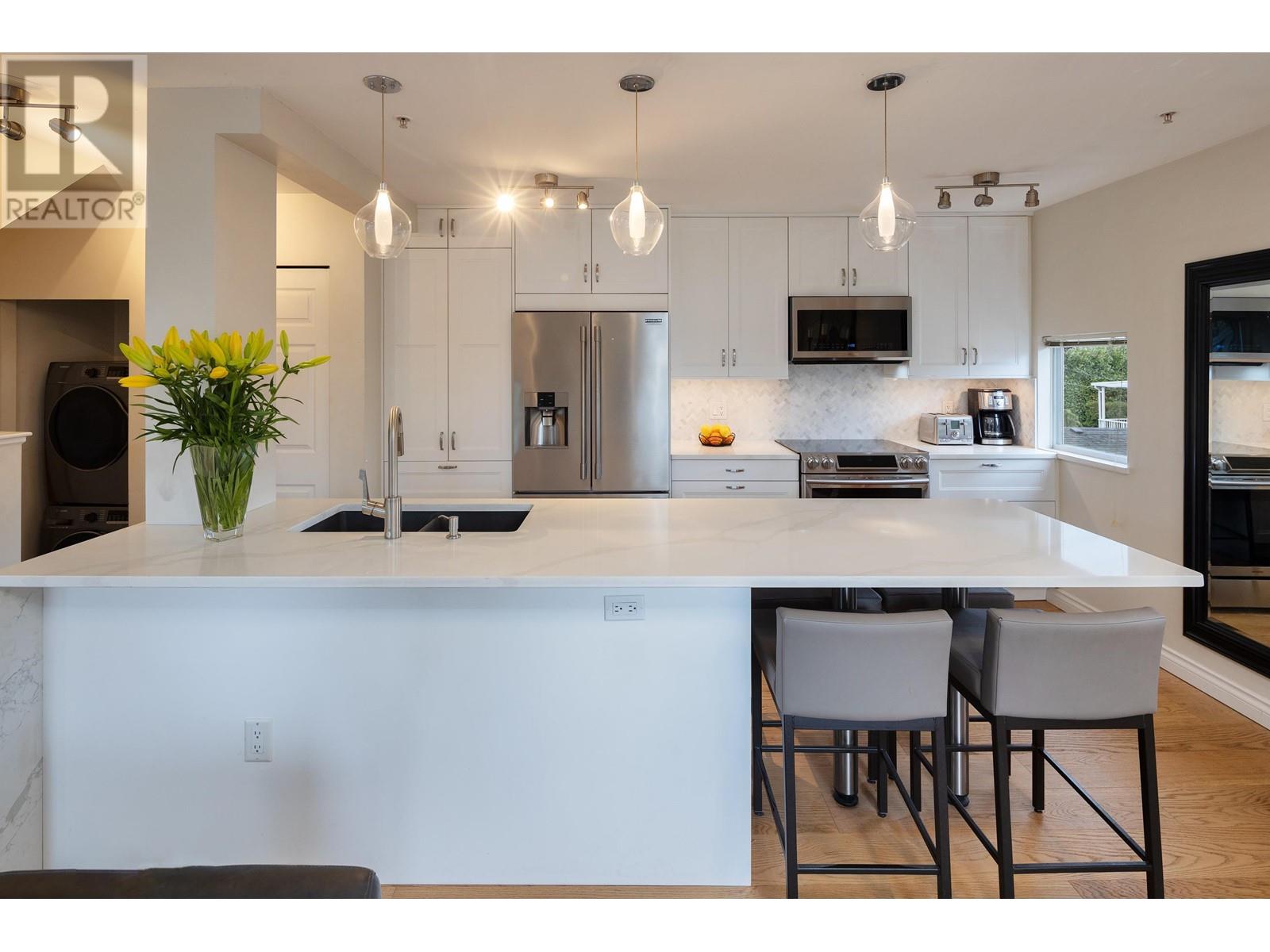 2028 Trutch Street, Vancouver, British Columbia  V6K 4L5 - Photo 12 - R2981345