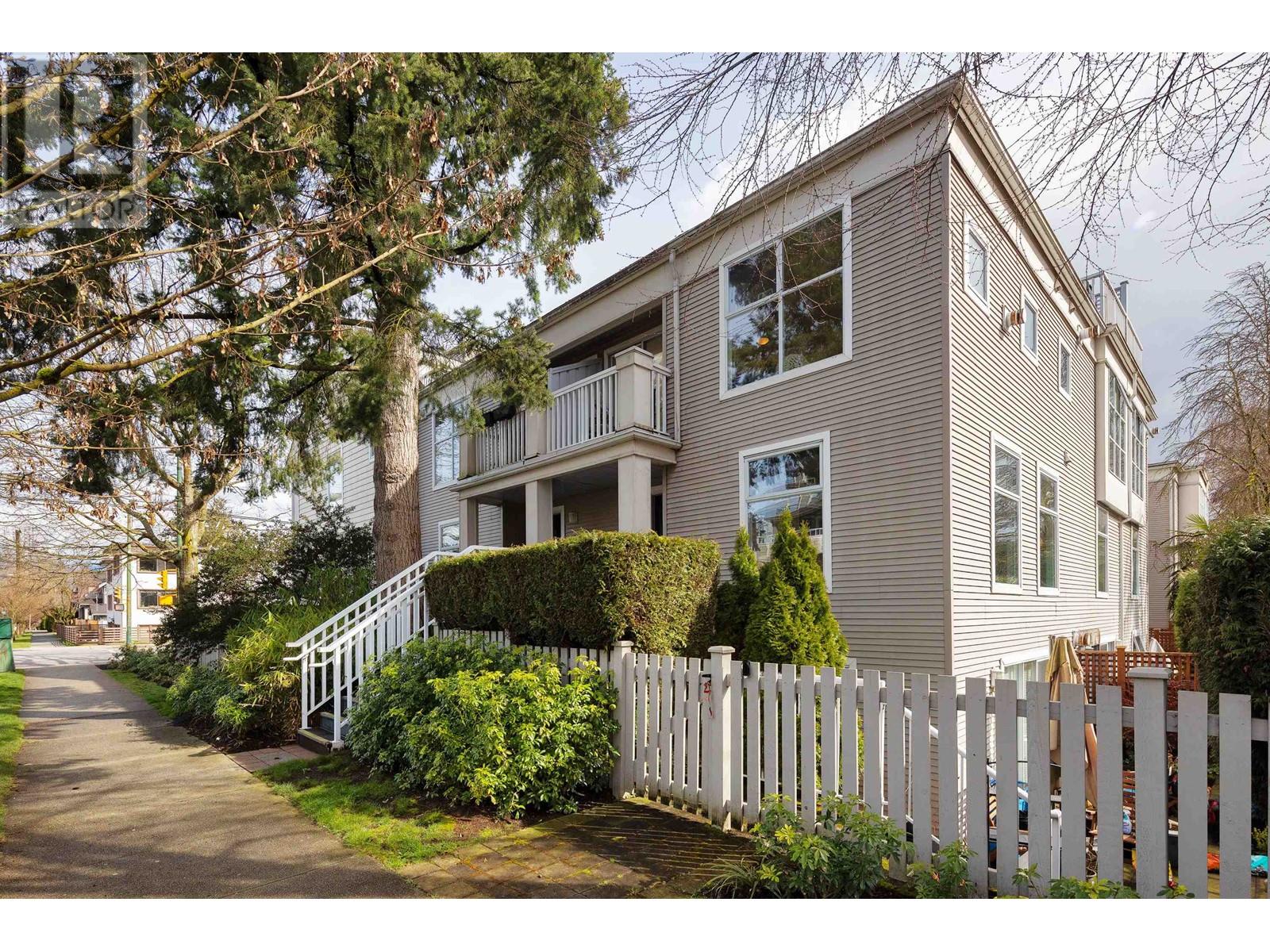 2028 Trutch Street, Vancouver, British Columbia  V6K 4L5 - Photo 2 - R2981345