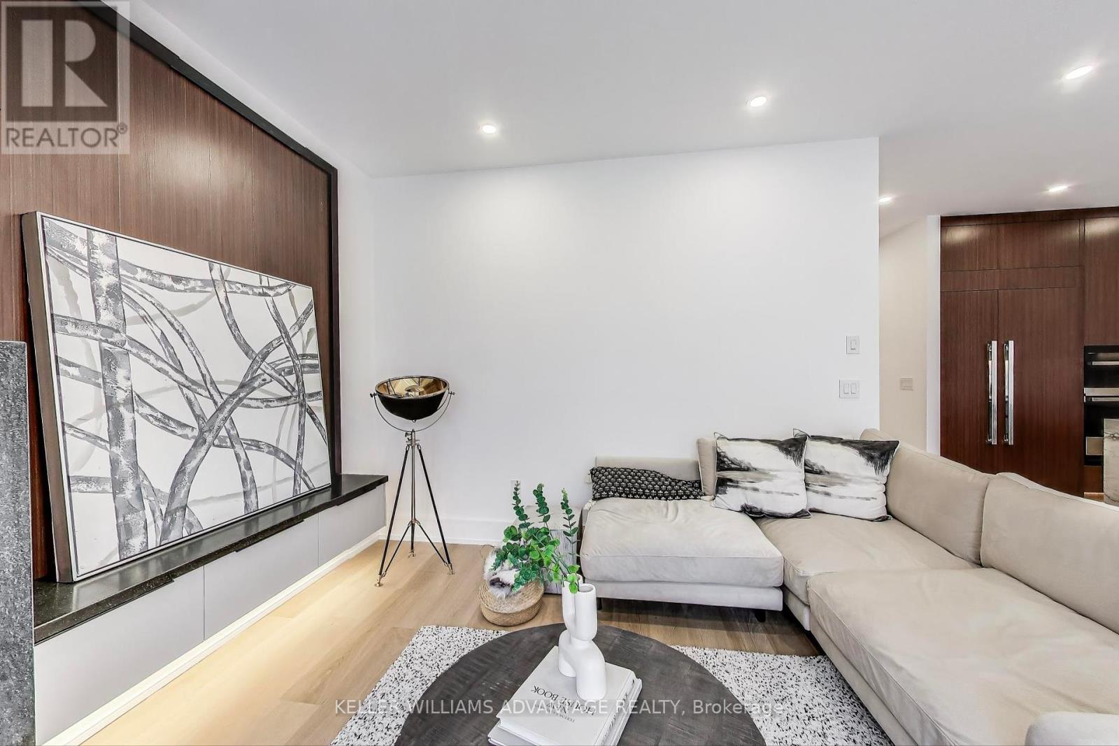 36 Doris Drive, Toronto, Ontario  M4B 3C8 - Photo 11 - E12039098