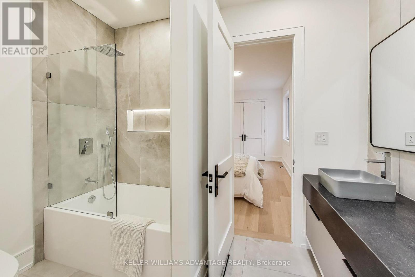36 Doris Drive, Toronto, Ontario  M4B 3C8 - Photo 29 - E12039098