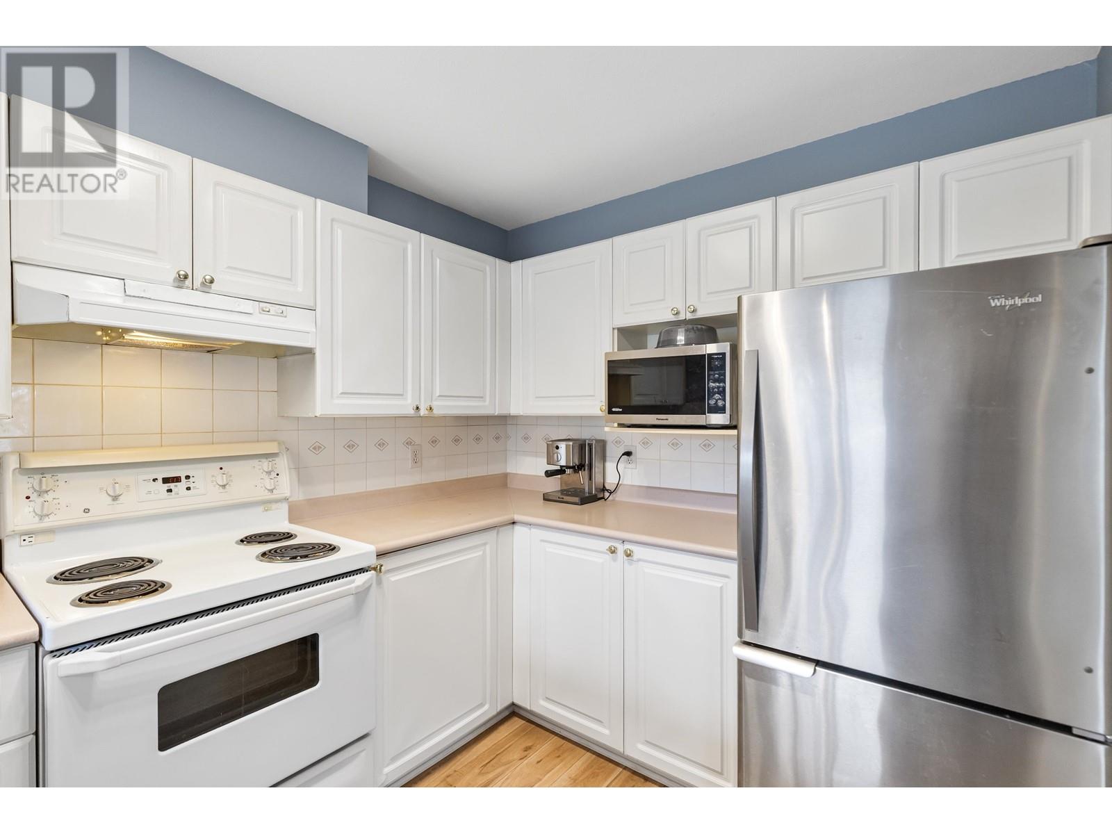 Property at 17 11229 232 STREET image 2