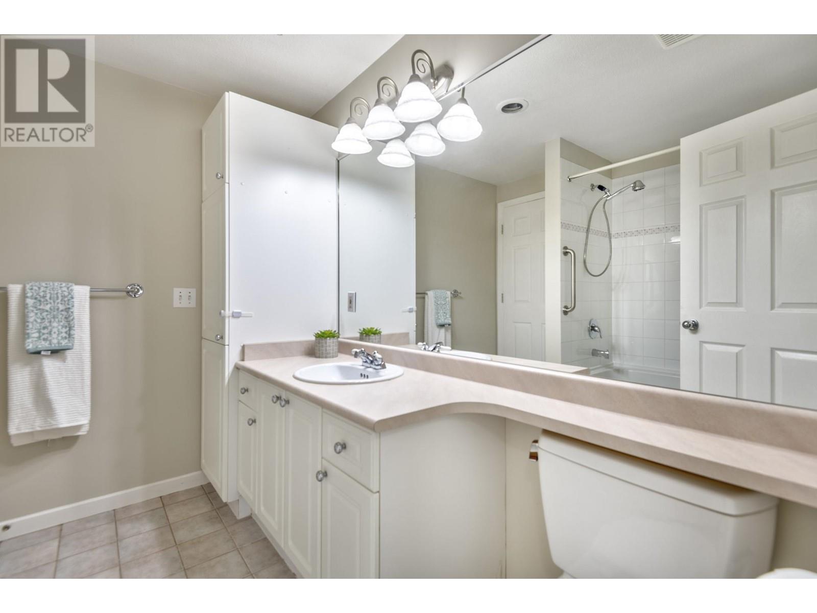 312 519 Twelfth Street, New Westminster, British Columbia  V3M 6V9 - Photo 18 - R2975770
