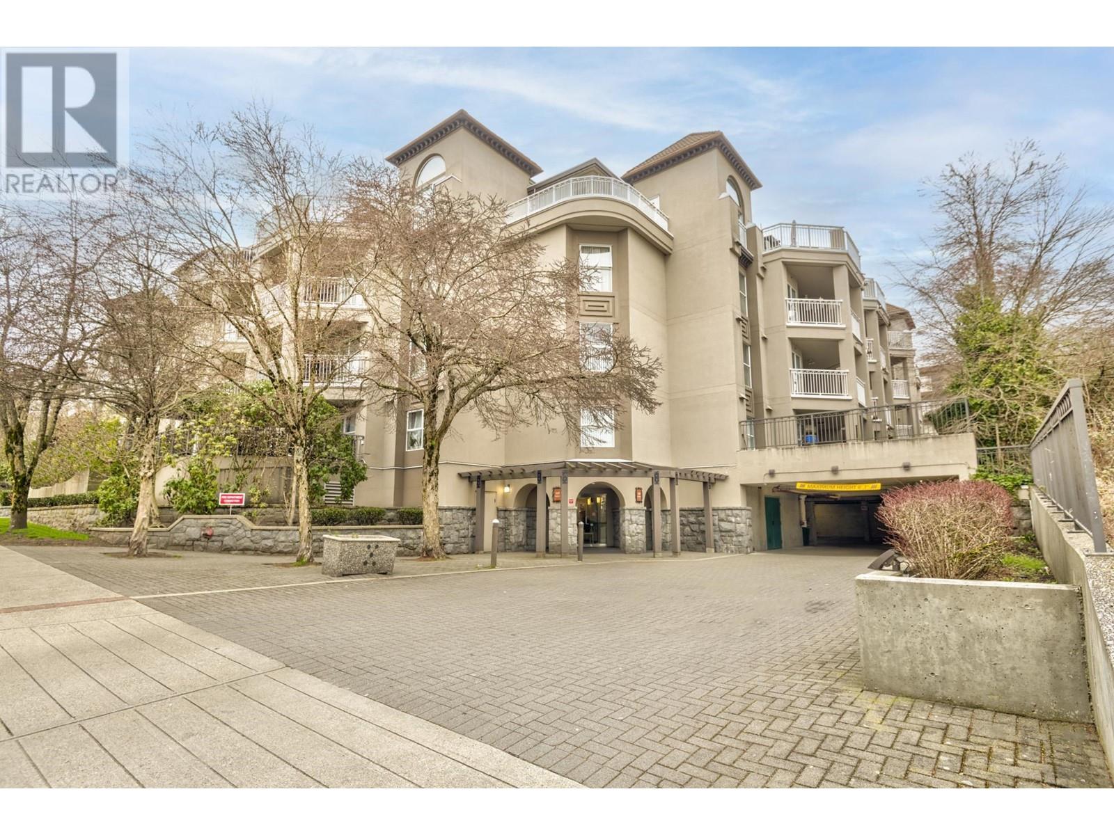 312 519 Twelfth Street, New Westminster, British Columbia  V3M 6V9 - Photo 1 - R2975770