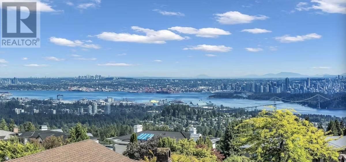 14xx Bramwell Road, West Vancouver, British Columbia  V7S 2N9 - Photo 2 - R2981496
