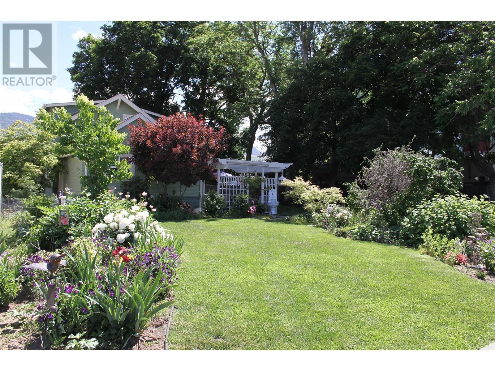 Property at 1024 Rutland Road image 3