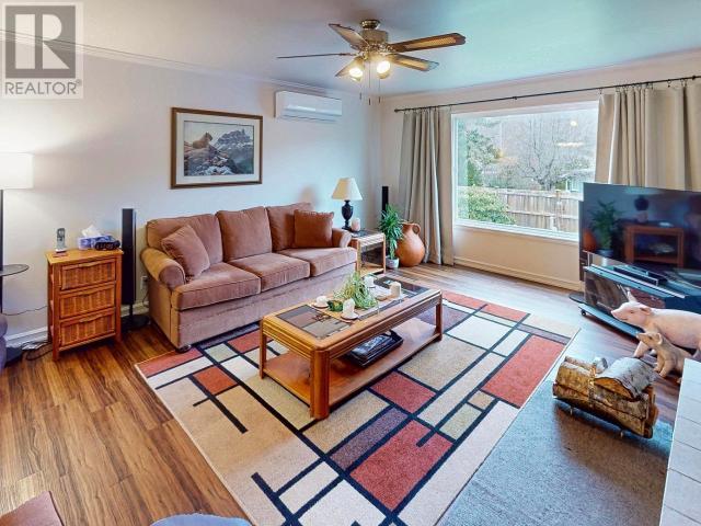 Property at 5424 SAANICH AVE image 4