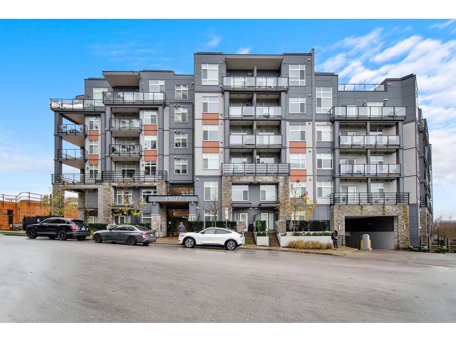 501 11077 RAVINE ROAD, Surrey, British Columbia