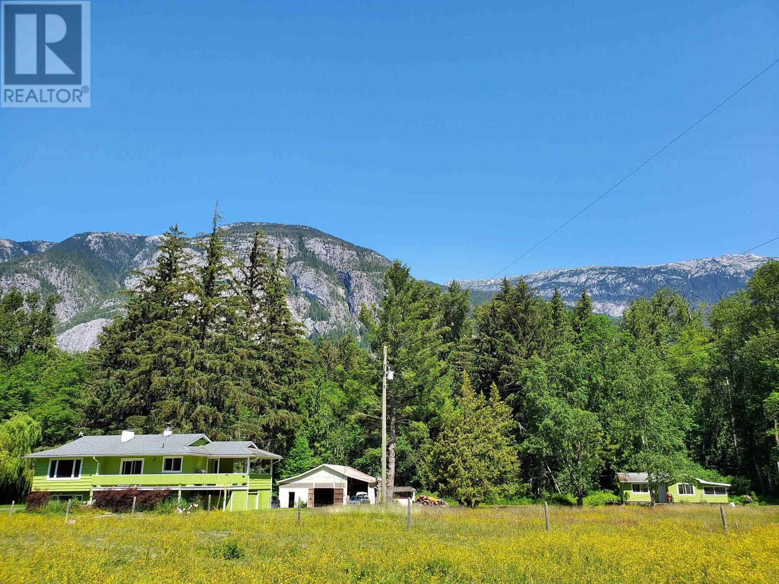 1690 MACKENZIE 20 HIGHWAY, Hagensborg, British Columbia