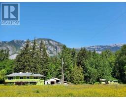 1690 Mackenzie 20 Highway, Hagensborg, Ca