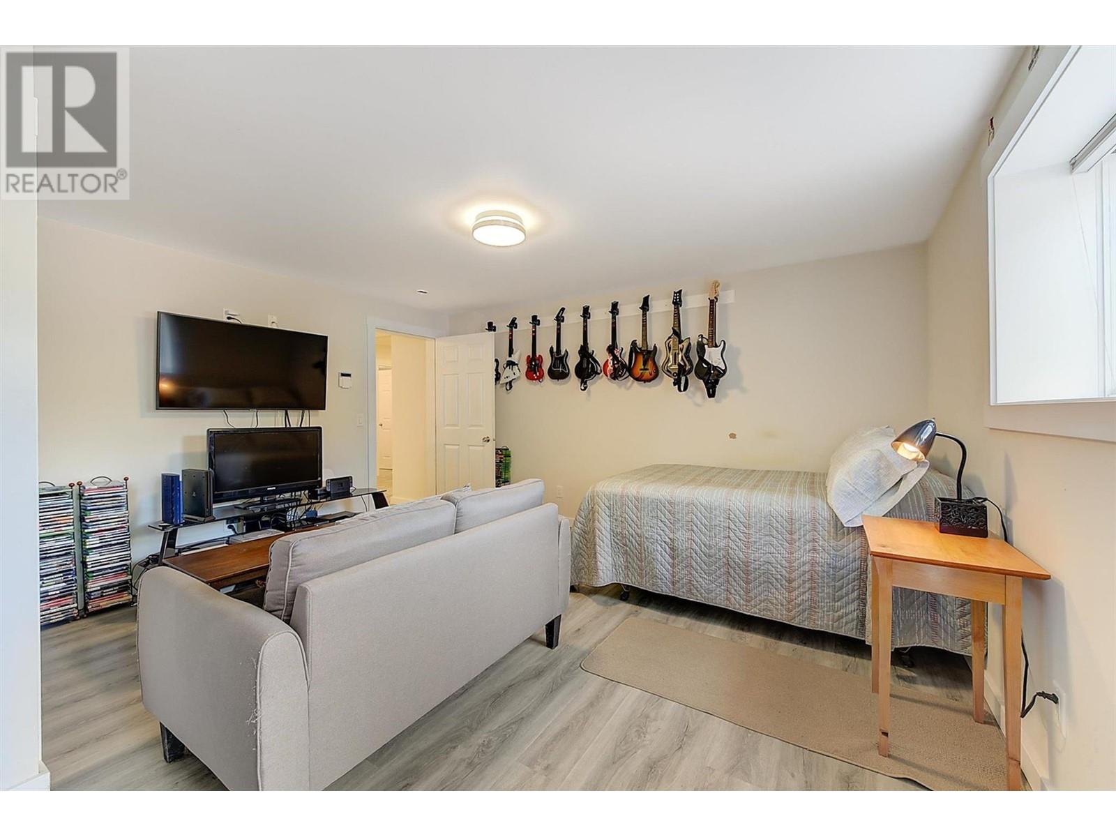 Property at 1506 Johnson Street image 2