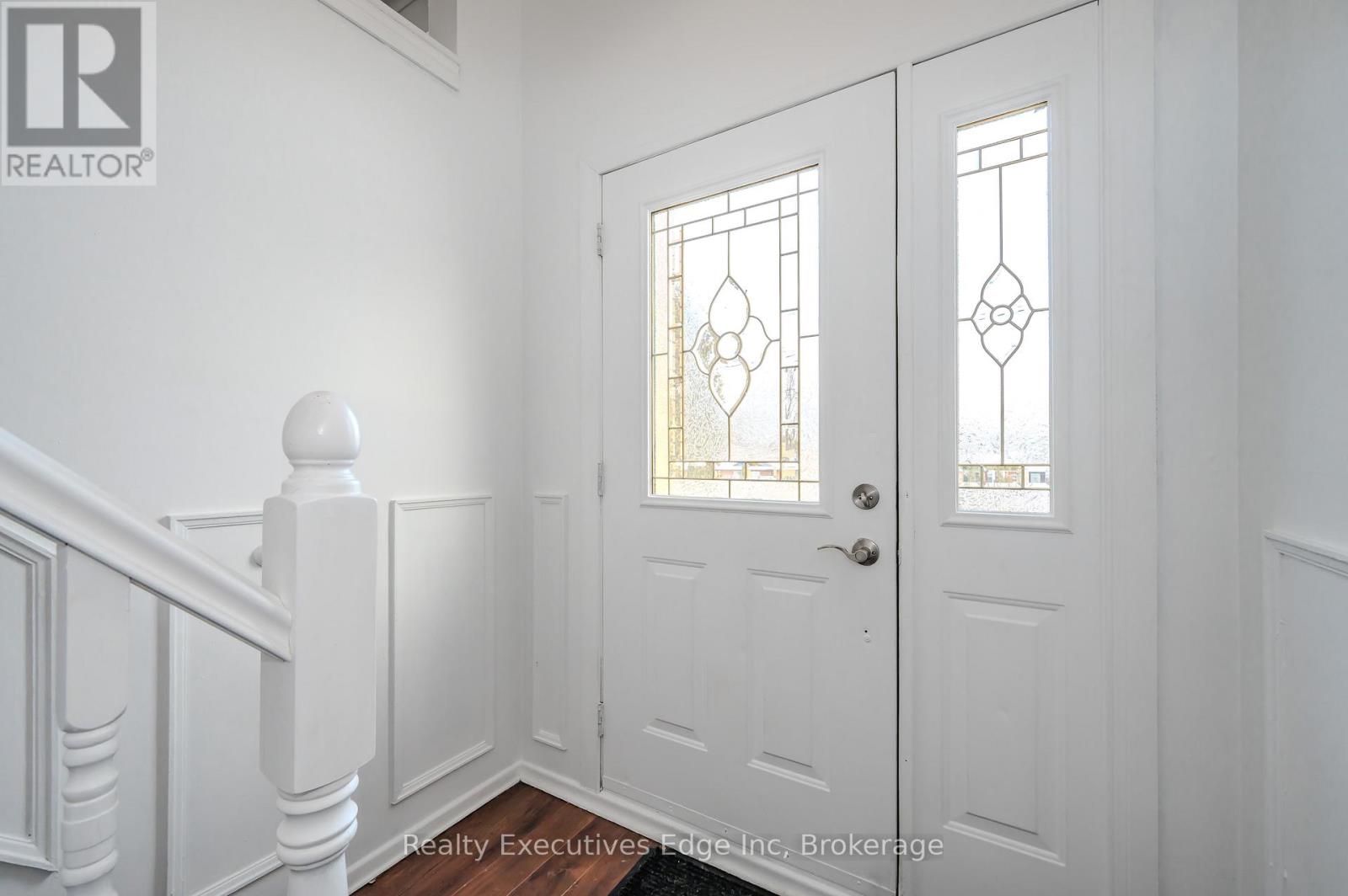 66 Rosewood Avenue, Guelph, Ontario  N1H 6A1 - Photo 3 - X12039182