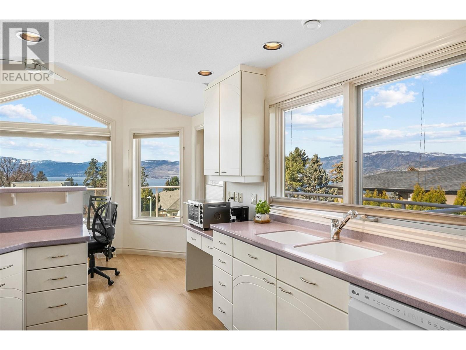 307 Sandpiper Court, Kelowna, British Columbia  V1W 4K7 - Photo 7 - 10340385