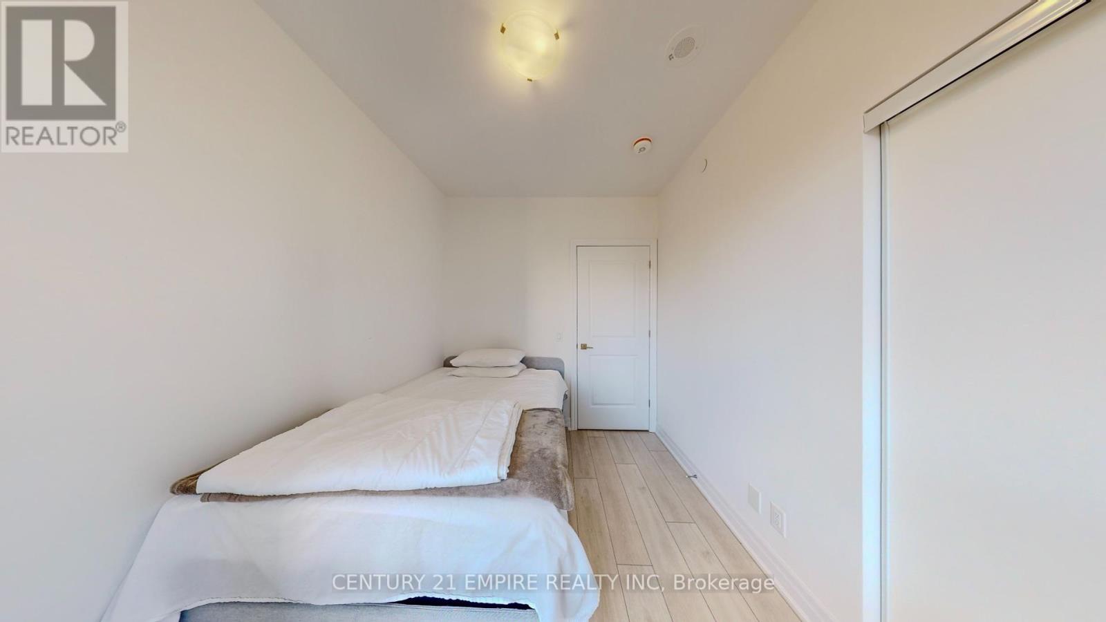 610 - 30 Elm Drive, Mississauga, Ontario  L5B 0N6 - Photo 11 - W12039181
