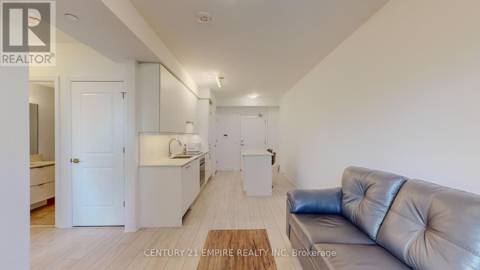 610 - 30 Elm Drive, Mississauga, Ontario  L5B 0N6 - Photo 5 - W12039181