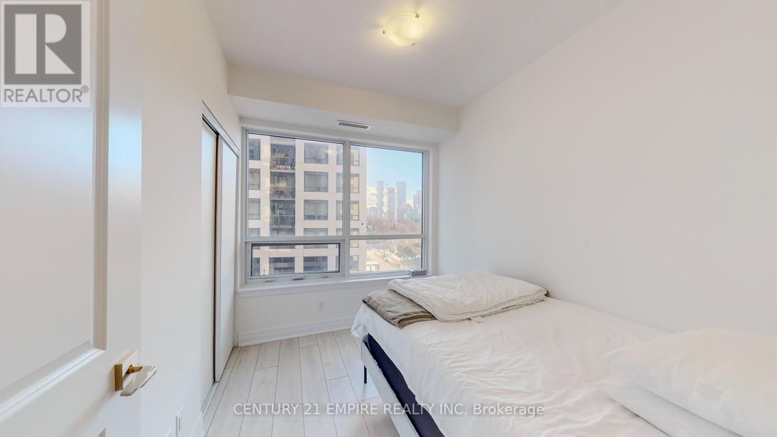 610 - 30 Elm Drive, Mississauga, Ontario  L5B 0N6 - Photo 6 - W12039181