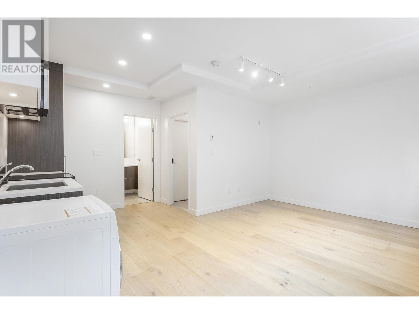 121 649 E 3rd Street, North Vancouver, British Columbia  V7L 1G6 - Photo 32 - R2980496
