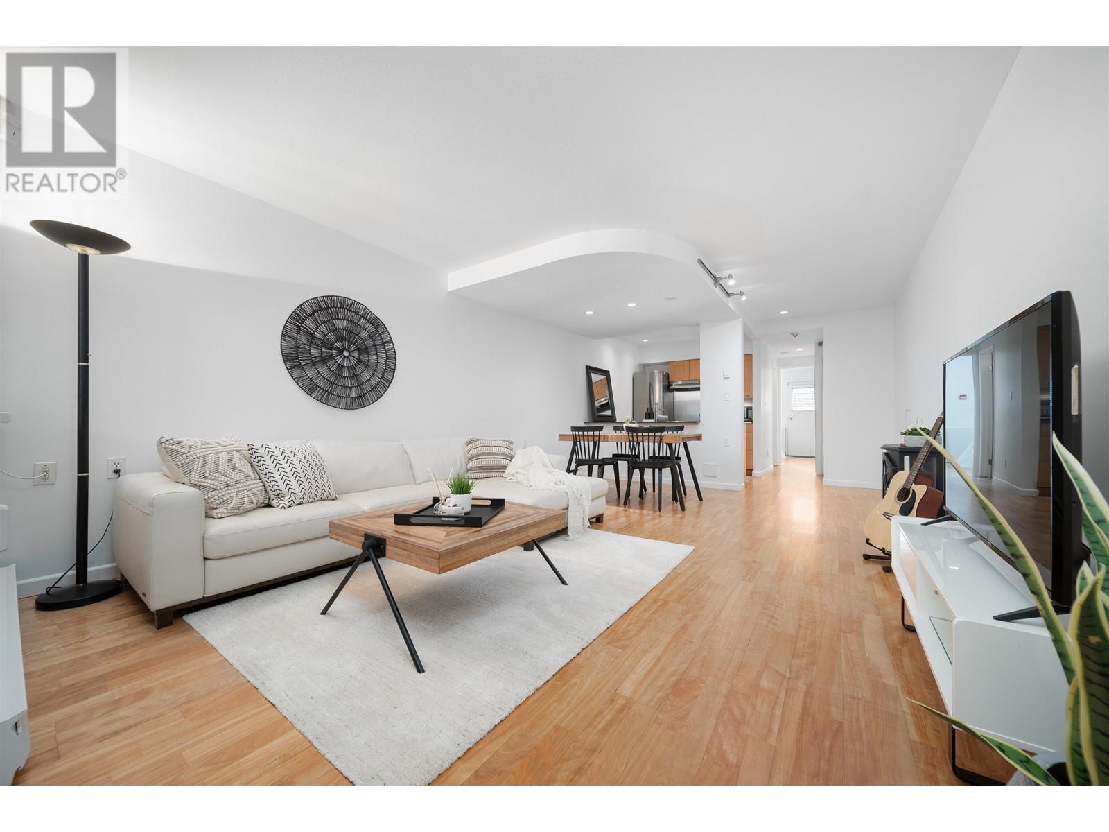 3542 Point Grey Road, Vancouver, British Columbia  V6R 1A8 - Photo 1 - R2981508