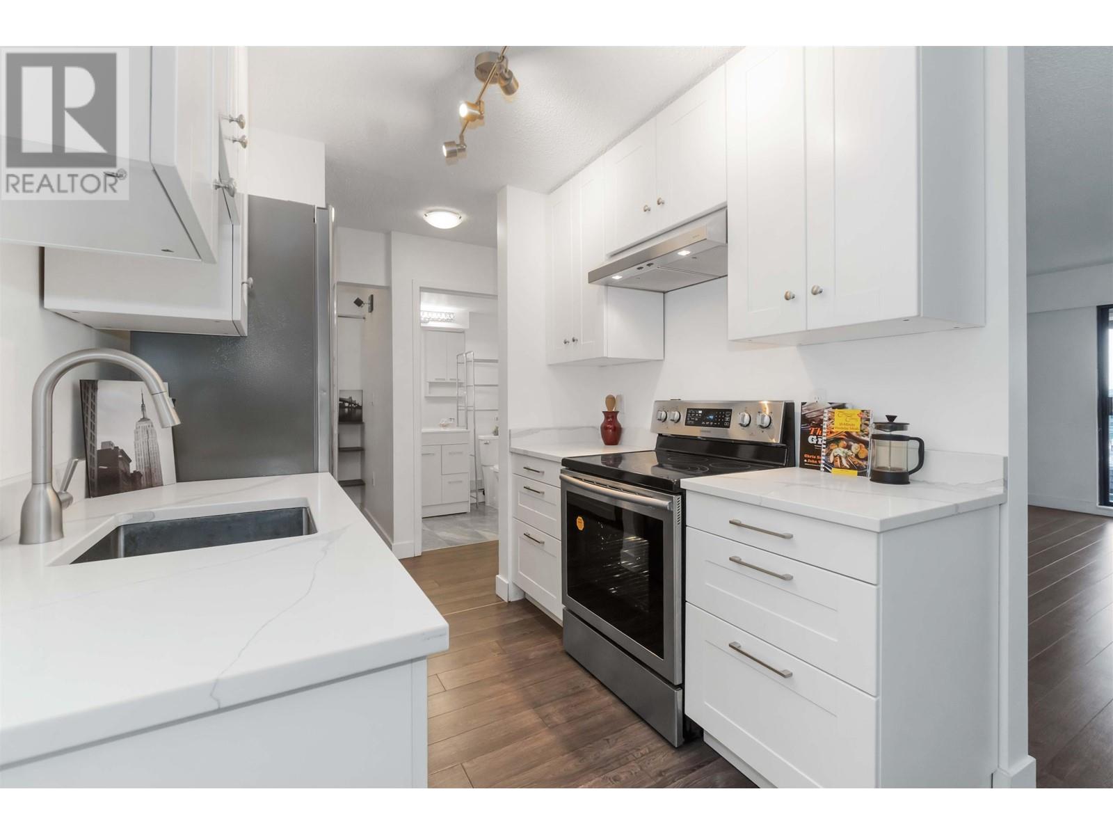 302 275 W 2nd Street, North Vancouver, British Columbia  V7M 1C9 - Photo 2 - R2981542