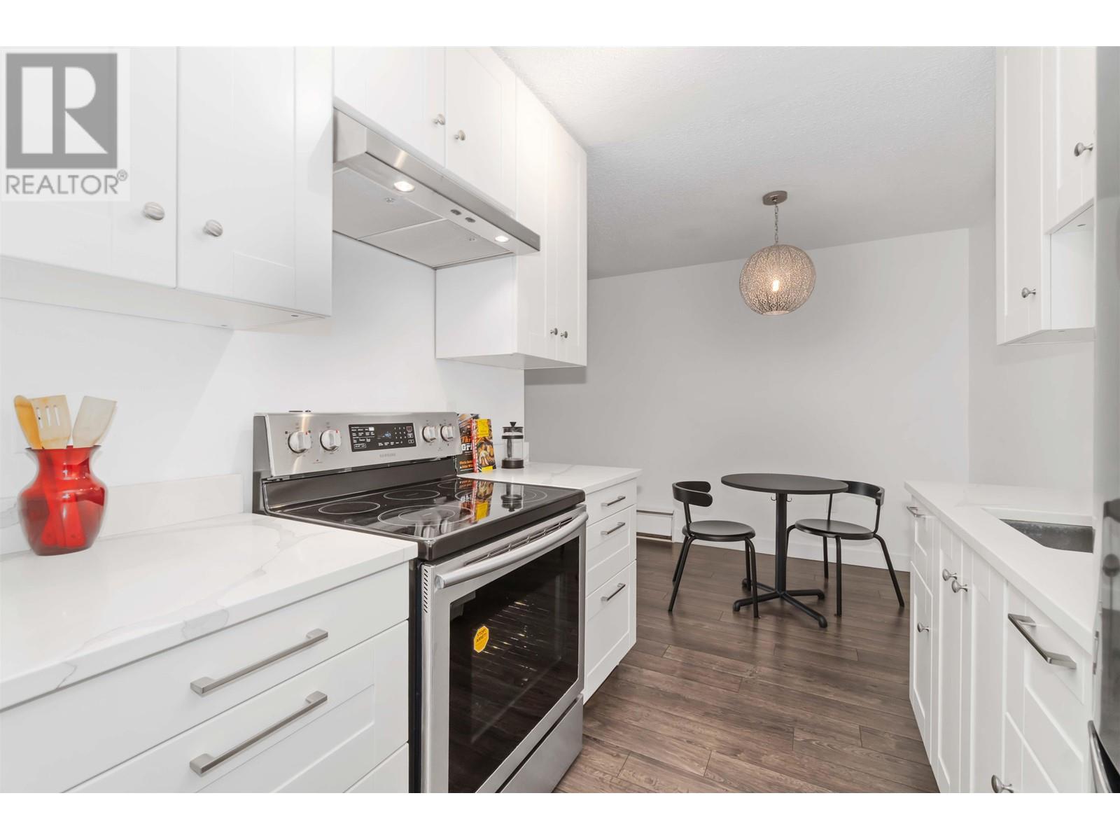 302 275 W 2nd Street, North Vancouver, British Columbia  V7M 1C9 - Photo 3 - R2981542
