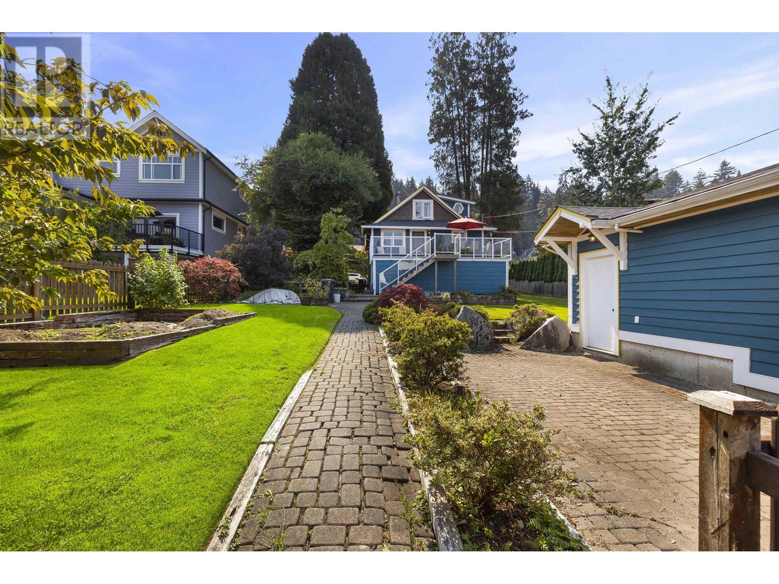 2714 Henry Street, Port Moody, British Columbia  V3H 2J9 - Photo 31 - R2981550
