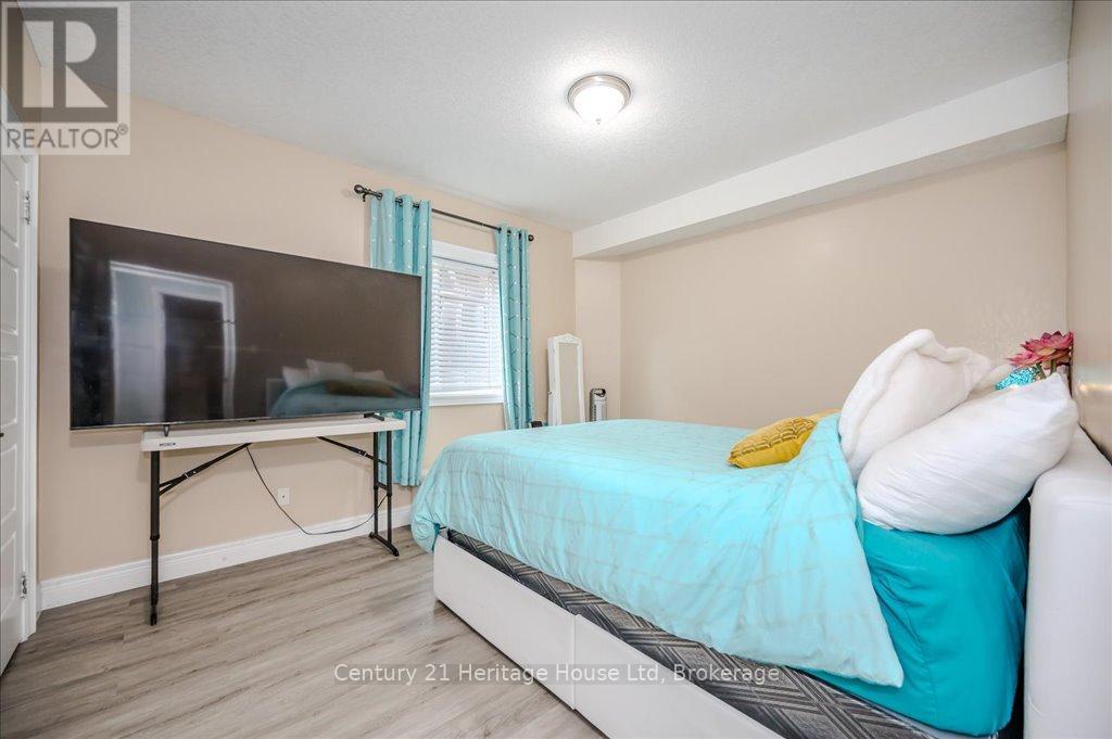 71 Davis Street, Guelph, Ontario  N1E 0G3 - Photo 37 - X12039223