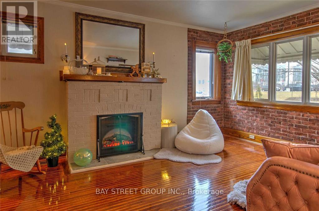 Property at 109 RITSON ROAD N image 3