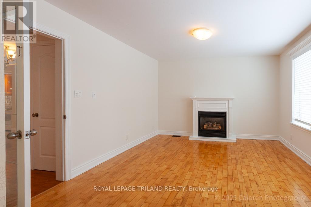 Property at 253 RIVERSIDE DRIVE image 5