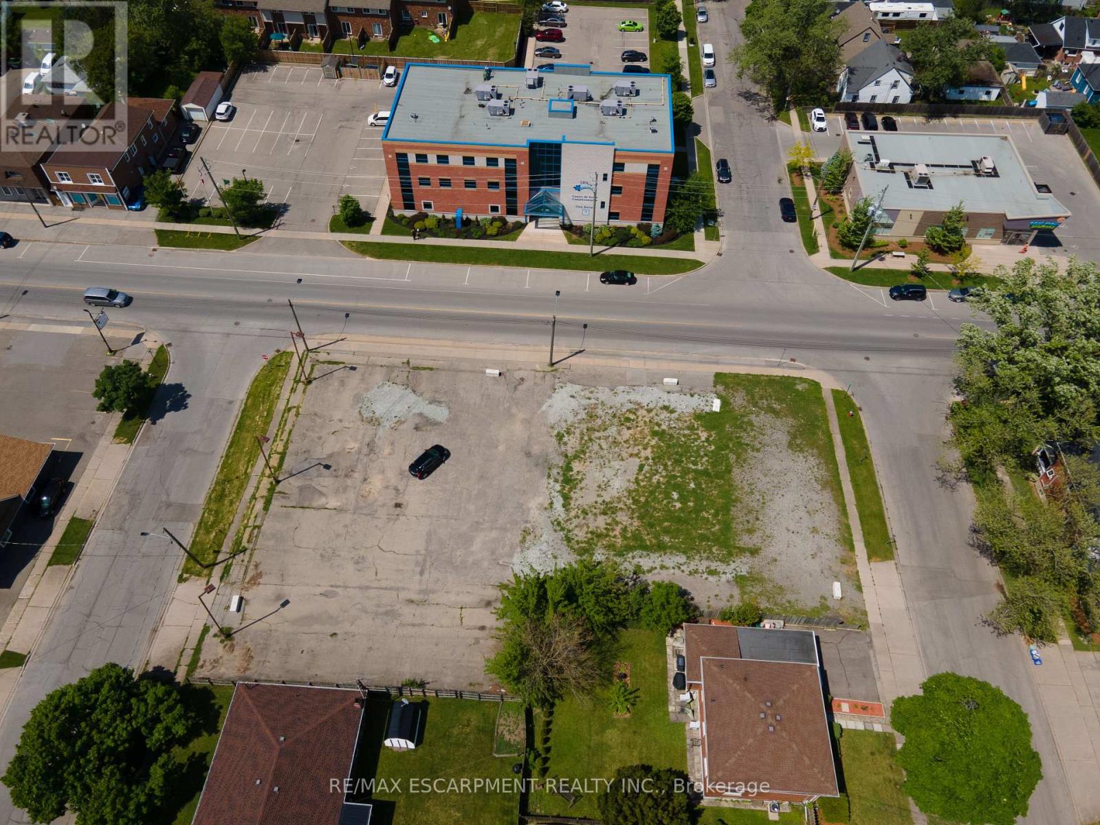 Property at 811 EAST MAIN STREET image 3
