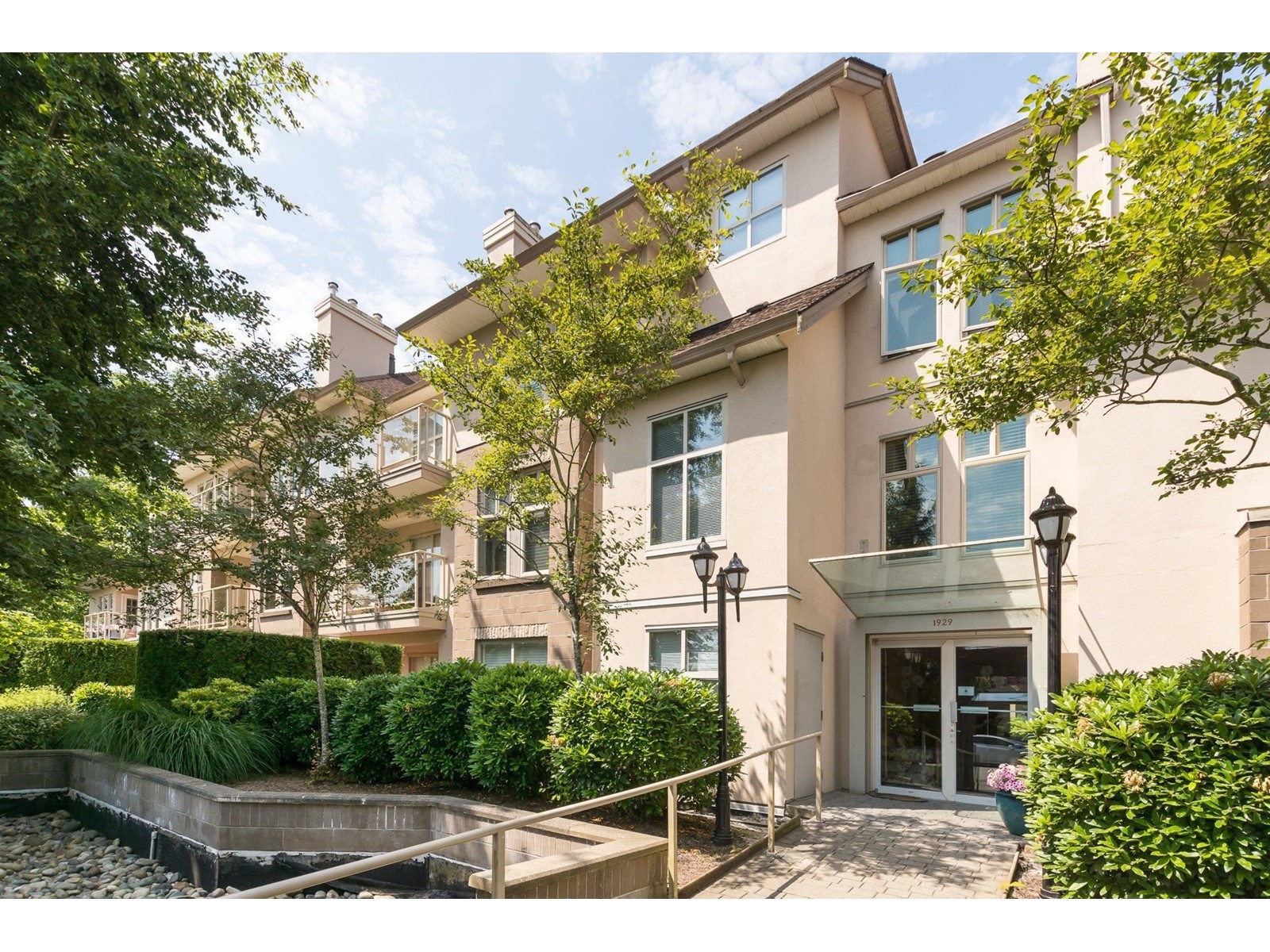305 1929 154 Street, Surrey, British Columbia  V4A 4S2 - Photo 2 - R2981529