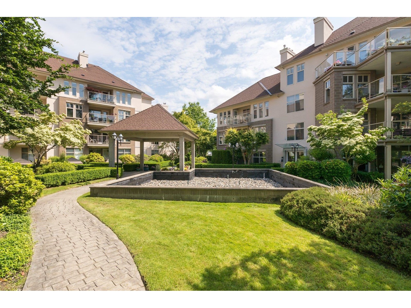 305 1929 154 Street, Surrey, British Columbia  V4A 4S2 - Photo 1 - R2981529