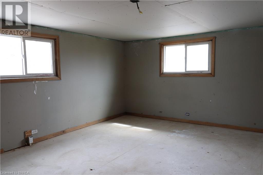 Photo 11 of 15 for 8 Rolph Street N