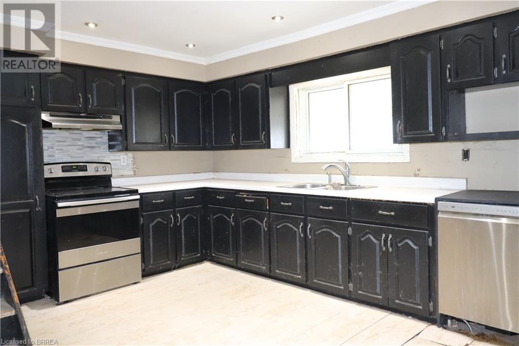 Photo 6 of 15 for 8 Rolph Street N