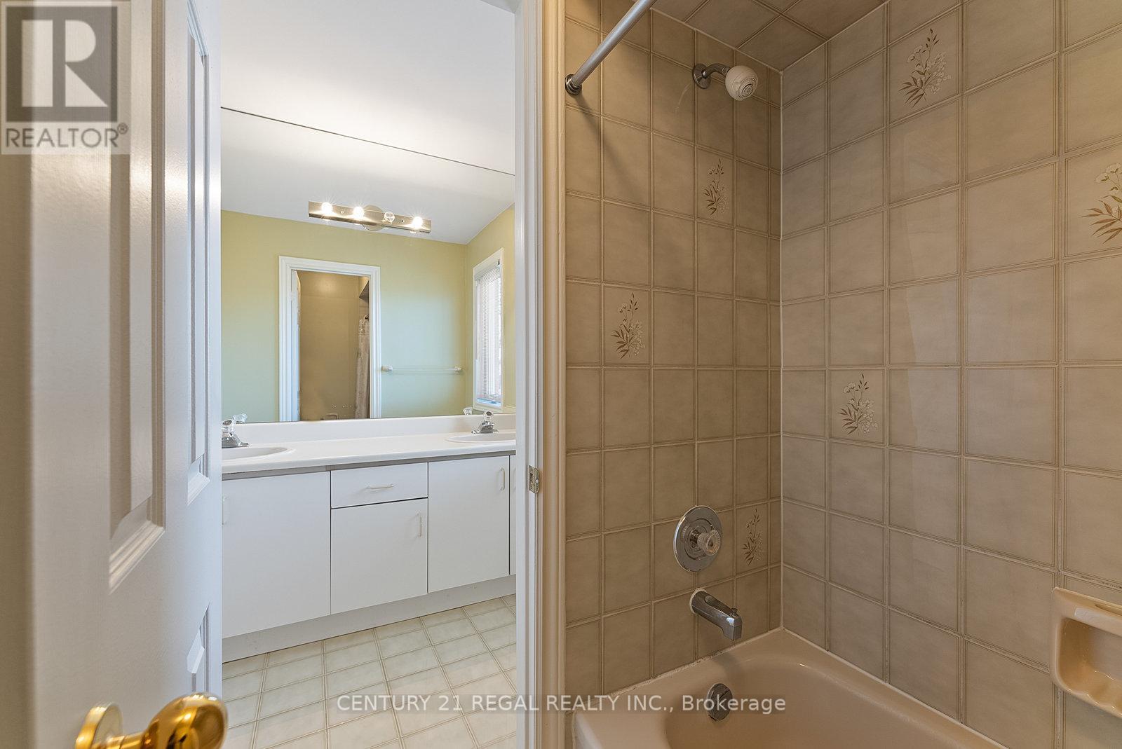 137 Fifth Avenue, Vaughan (East Woodbridge), Ontario  L4L 6Z3 - Photo 32 - N12039231
